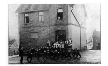 Lürbker Dorfschule in den 30`ger Jahren